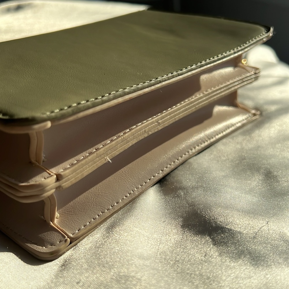 Gold Chain Neutral Handbag - Picture 5 of 6
